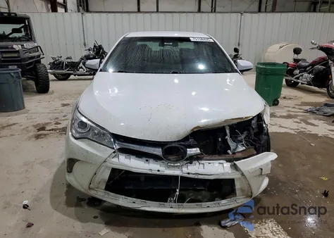 2015 Toyota Camry Le z USA, uszkodzony, nr VIN 4T1BF1FKXFU106779